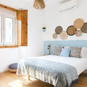 Feel In Stunning Renovated Nest In Graca Lisbon