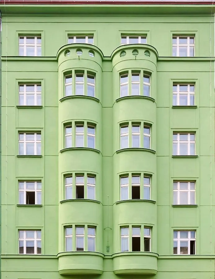 Honest Smichov Apartment Prague