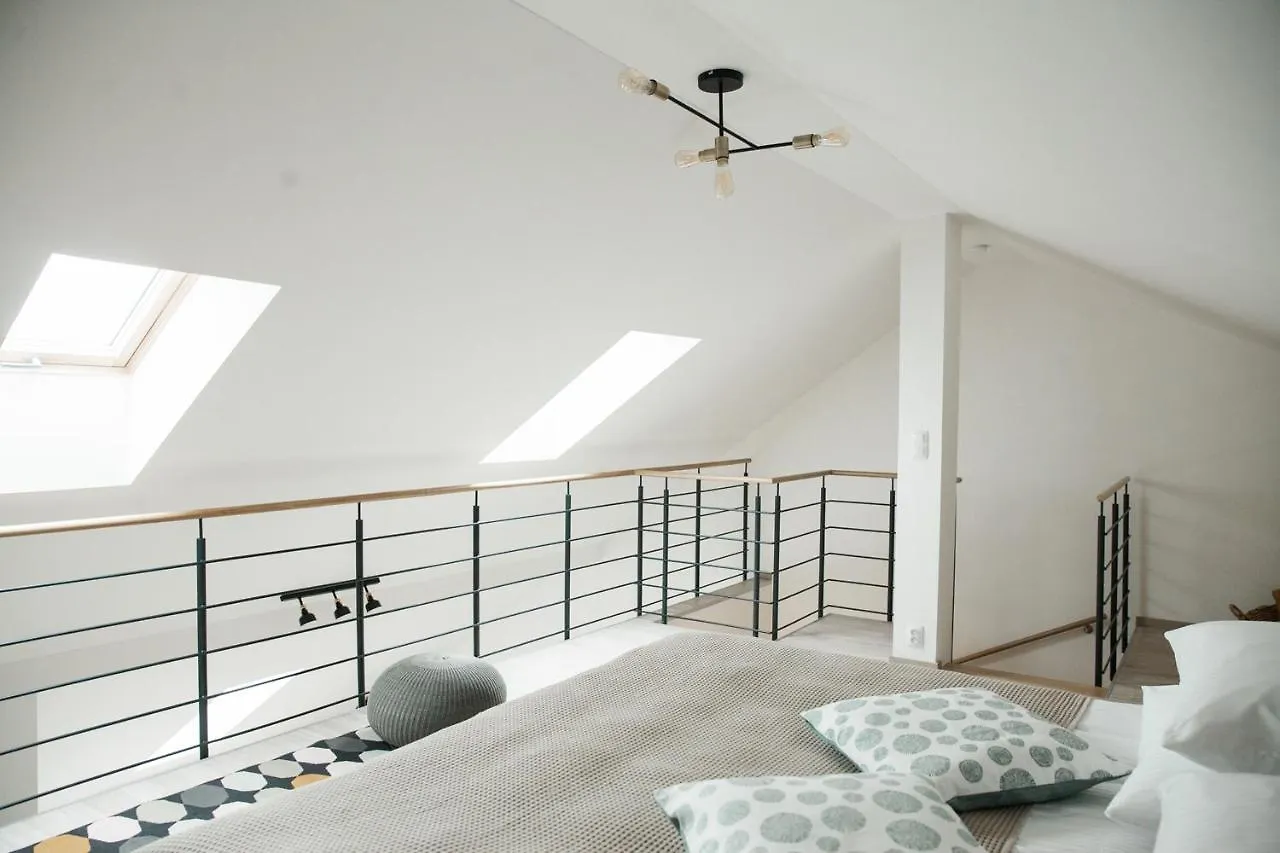 Honest Smichov Apartment Prague