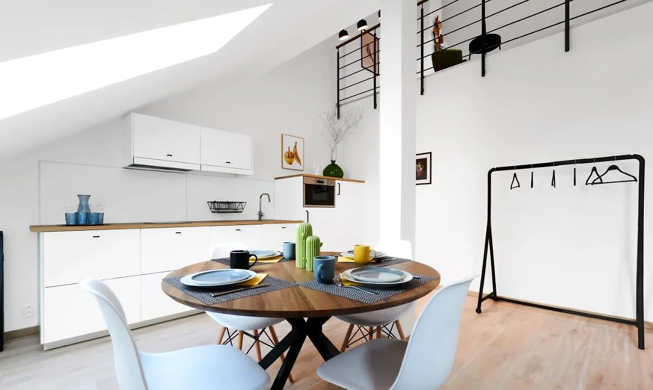 Honest Smichov Apartment Prague